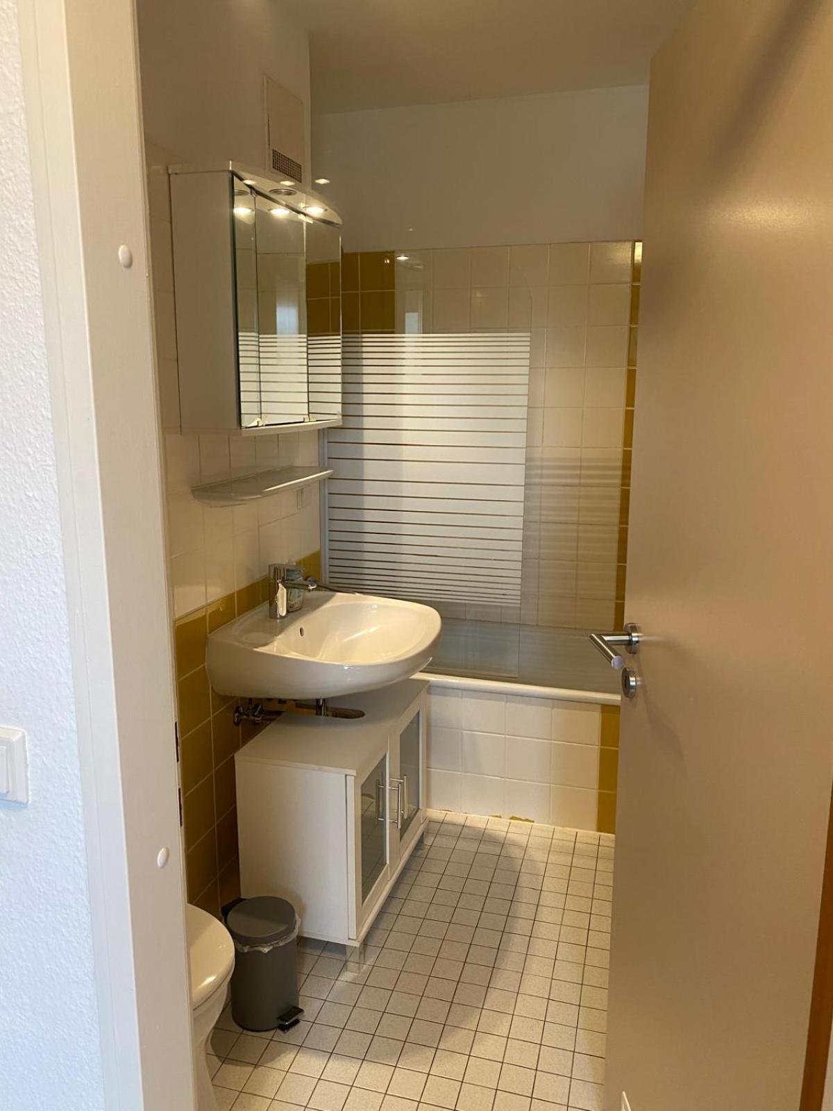 Zwei Zimmer Appartment Mit Balkon Und Stellplatz Voll Moebliert Trier Dış mekan fotoğraf