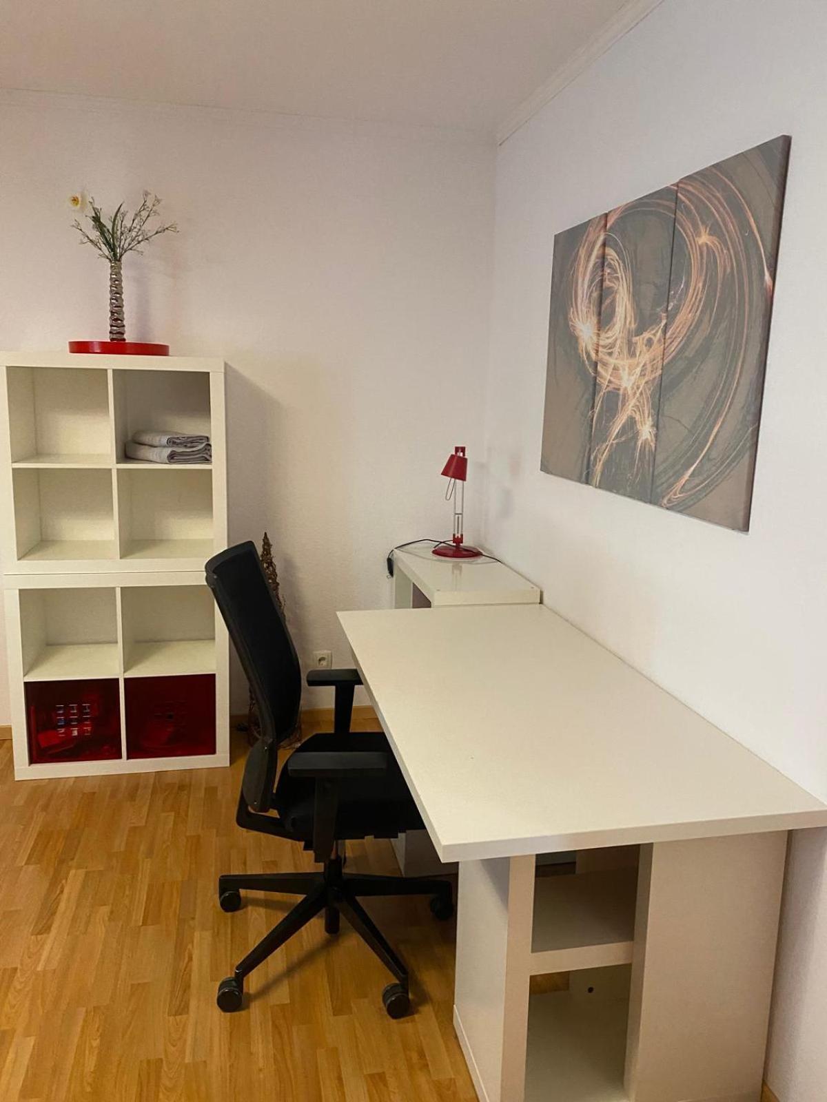 Zwei Zimmer Appartment Mit Balkon Und Stellplatz Voll Moebliert Trier Dış mekan fotoğraf